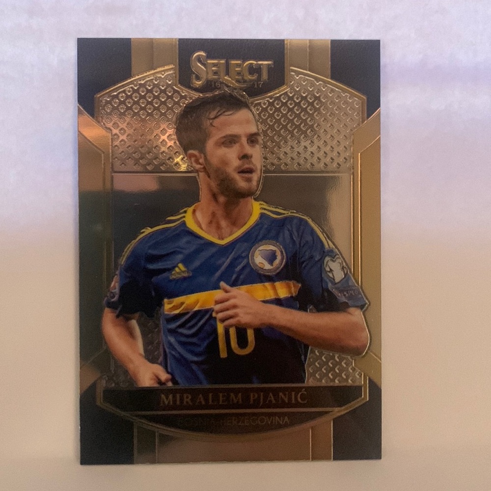 2016-17 Select Miralem Pjanic #84 (009)